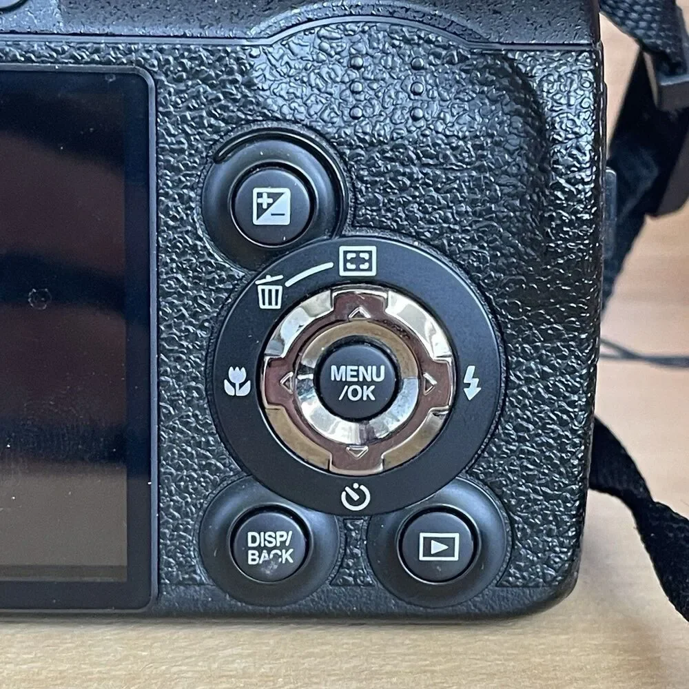 Fujifilm Fuji Finepix S4000 720p HD 14MP Digital Camera 30X Zoom 3